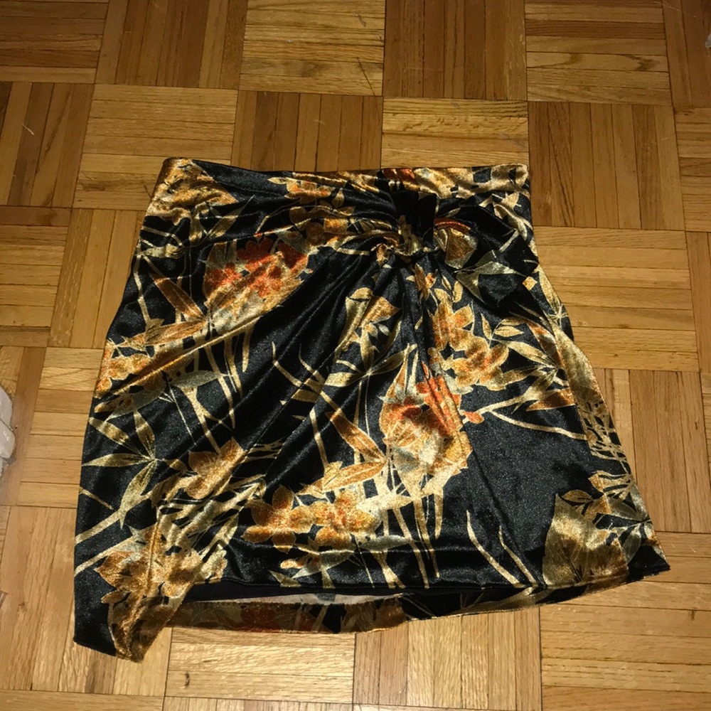 Velvet skirt